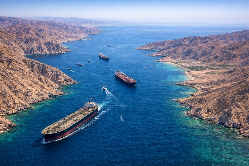 Hormuz Strait Closure Affects Global Steel and Oil Shipments